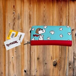NWT! Peanuts Long Zip Around Wallet